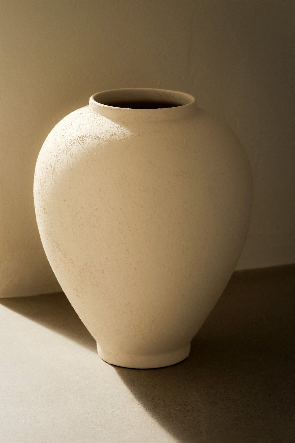 Pure Essence “Hand-Painted Pottery vase ”