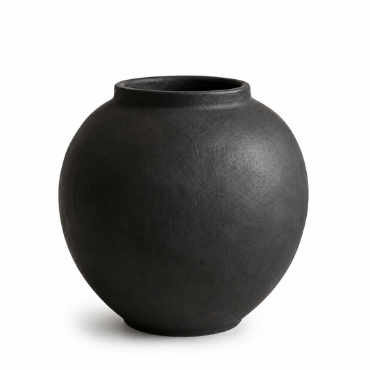 Noir Harmony Vase ✨